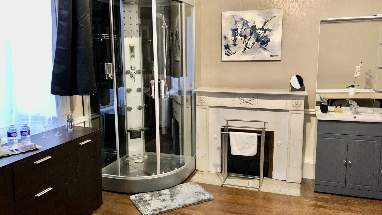 Photo of Bathroom in Saint-Philbert-de-Grand-Lieu