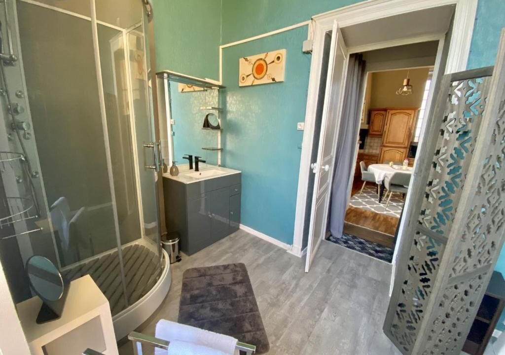 Photo of Bathroom in Saint-Philbert-de-Grand-Lieu