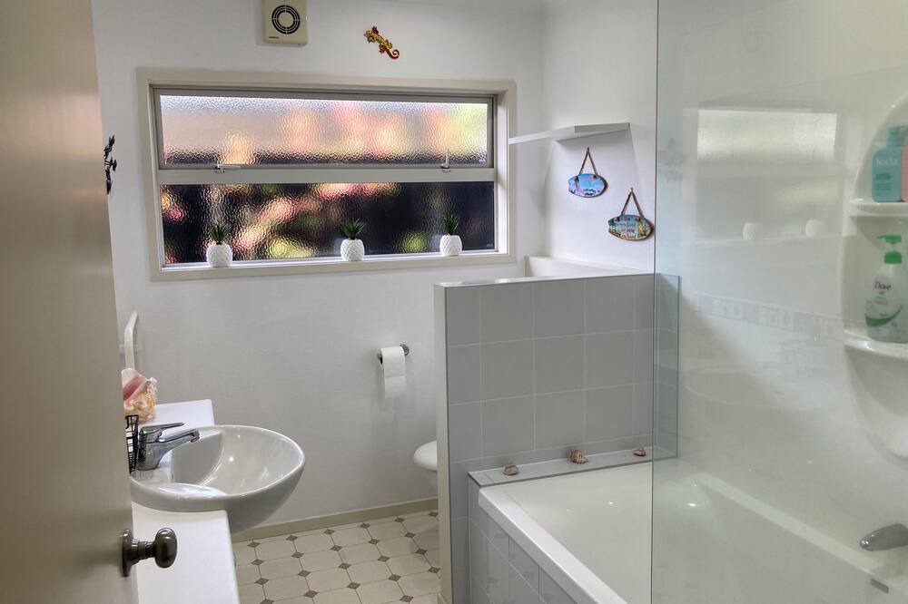 Photo of Bathroom in Otumoetai