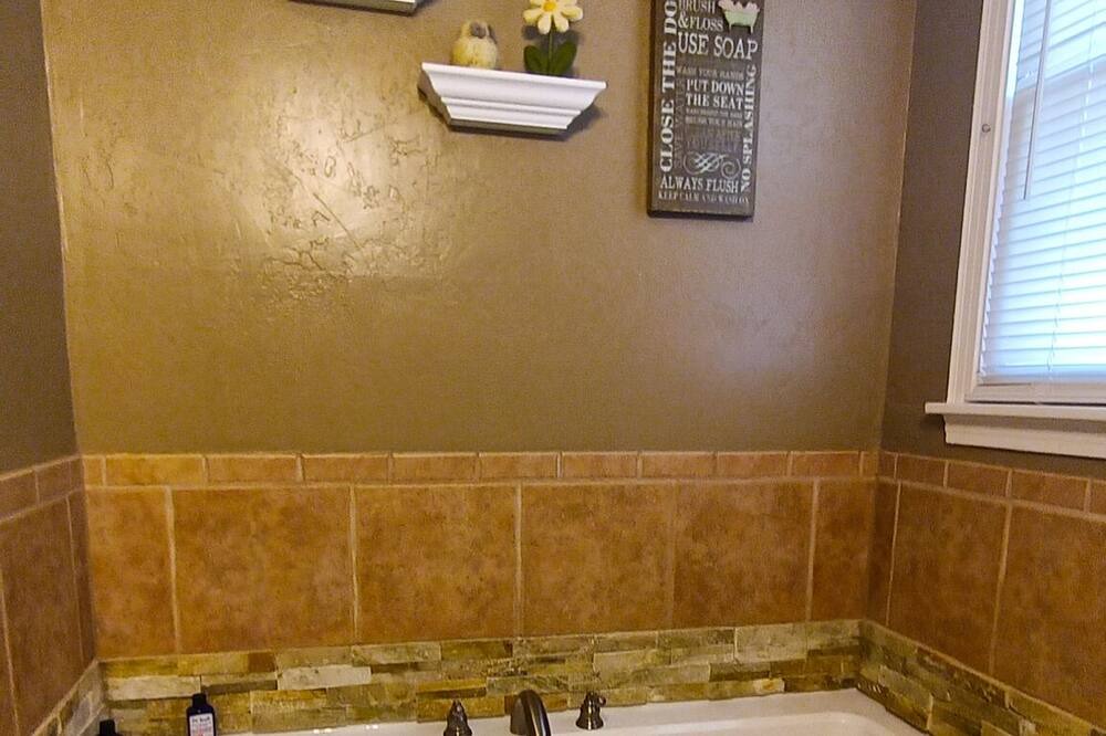 Photo of Bathroom in Ponca City