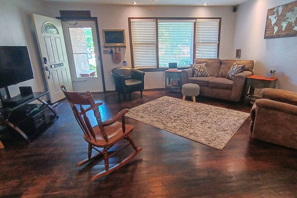 Photo of Livingroom in Ponca City
