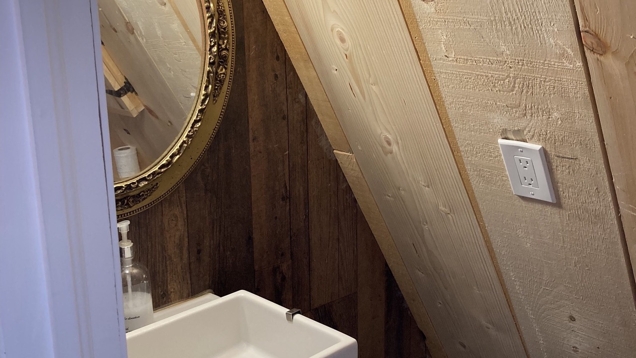 Photo of Bathroom in Broadbent