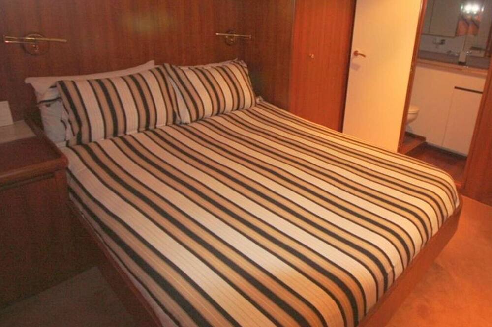 Photo of Bedroom in Saint-Tropez City Centre