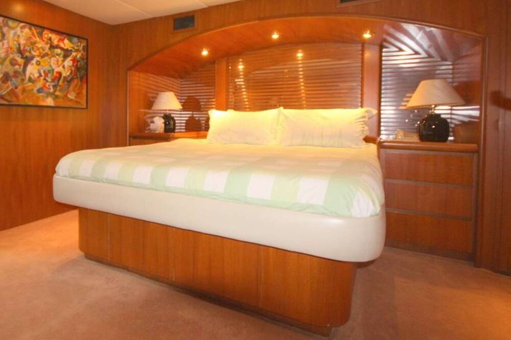 Photo of Bedroom in Saint-Tropez City Centre