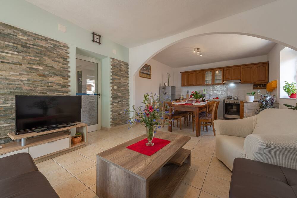 Photo of Livingroom in Lisicici