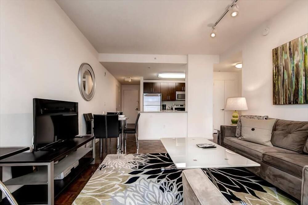 Photo of Livingroom in Hudson Exchange