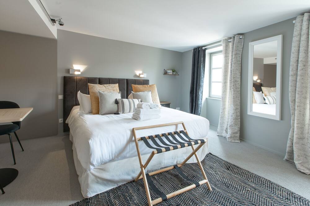 Photo of Bedroom in Beaune City Centre