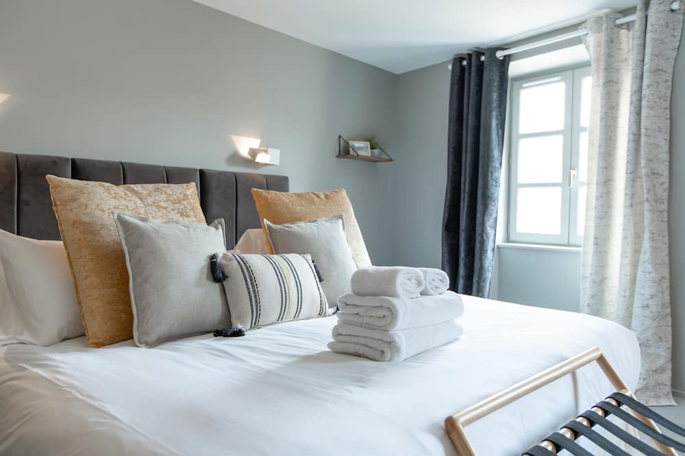 Photo of Bedroom in Beaune City Centre