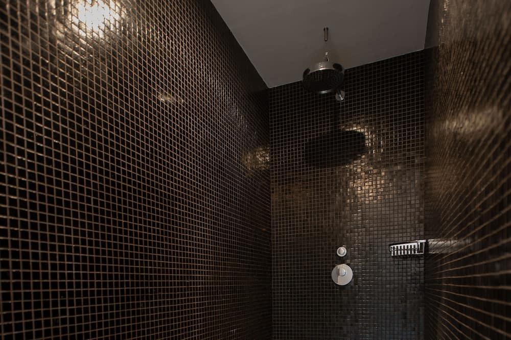 Photo of Bathroom in Beaune City Centre