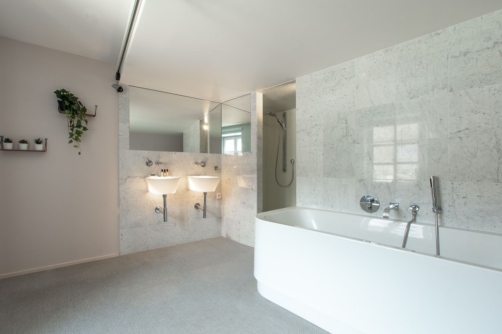 Photo of Bathroom in Beaune City Centre