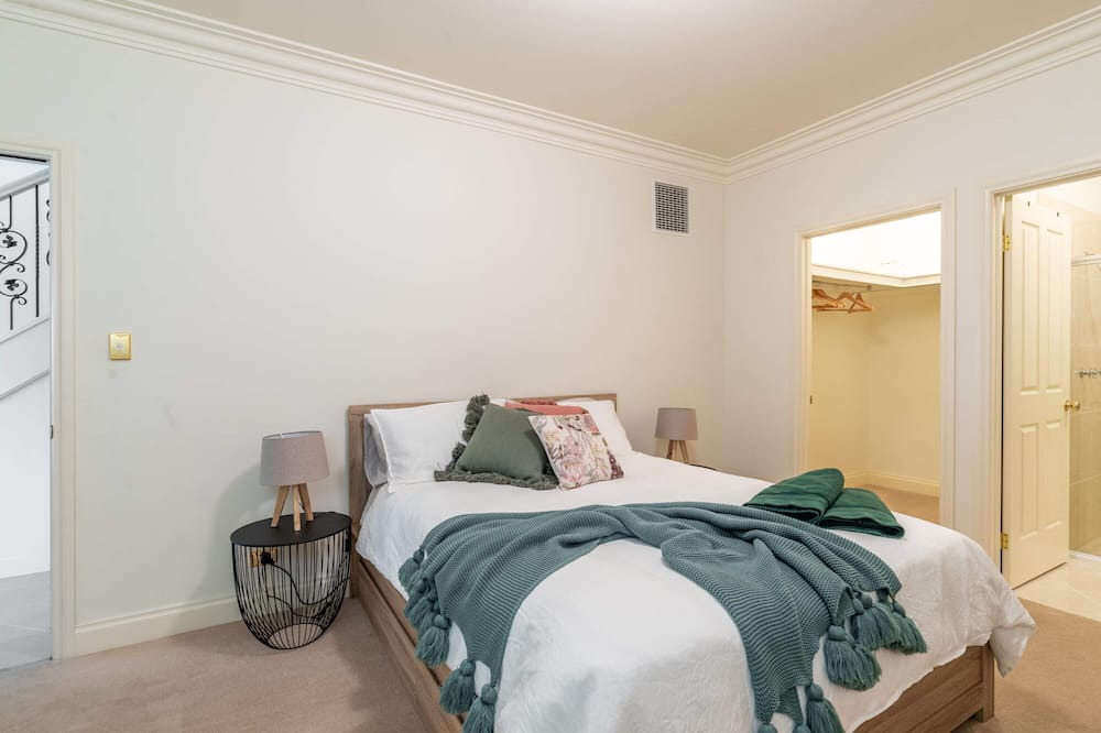 Photo of Bedroom in Highbury