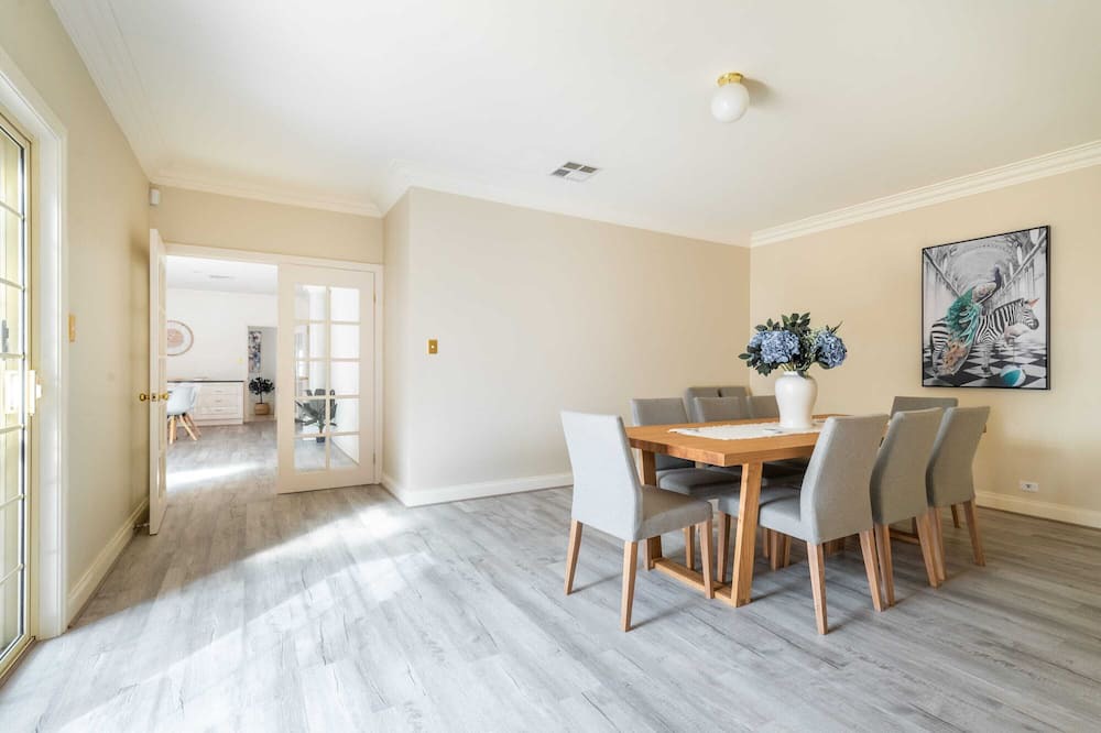 Photo of Others in Highbury