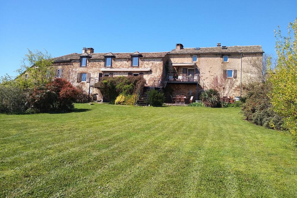 Photo of Outdoor in Connac