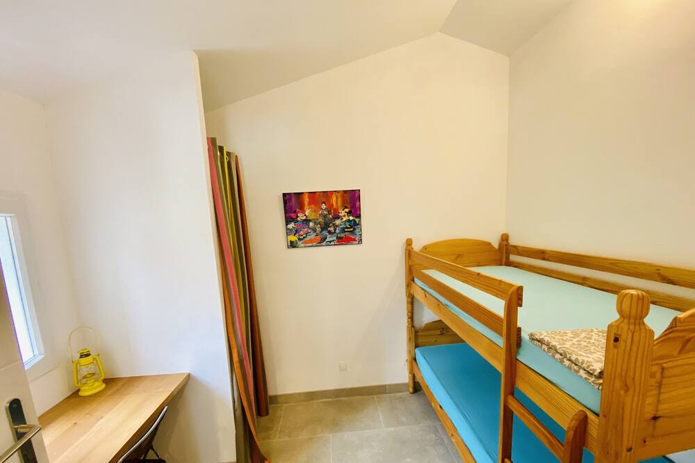 Photo of Bedroom in Pujaut