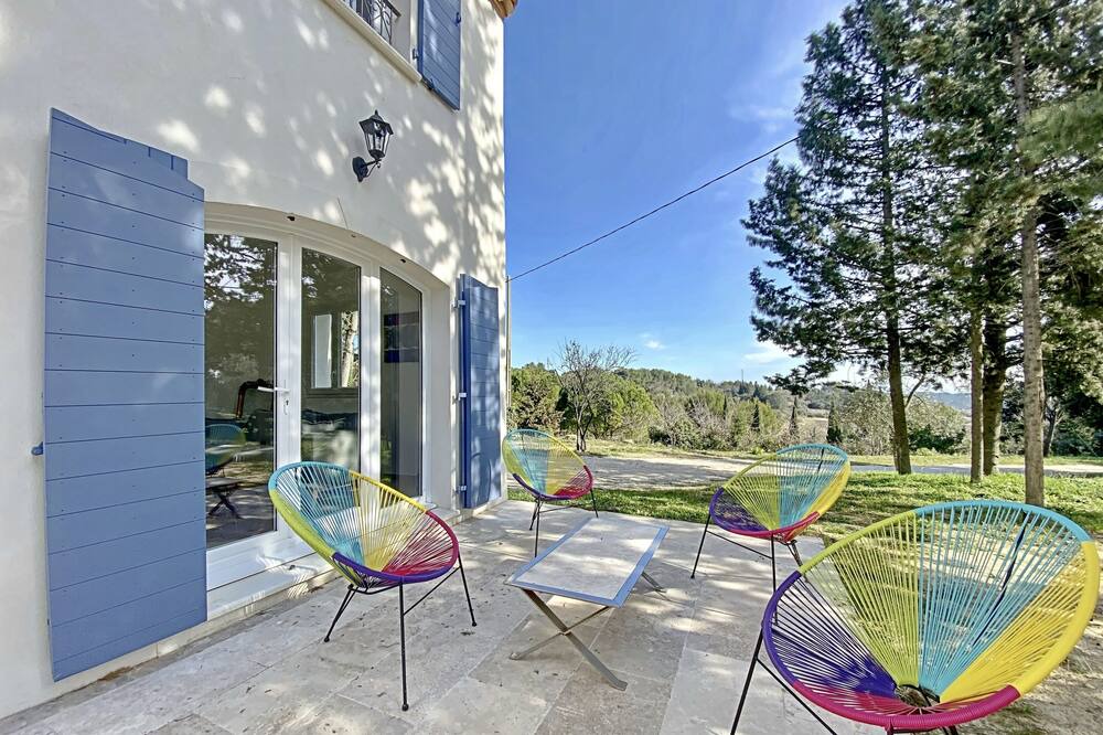 Photo of Patio Balcony in Pujaut