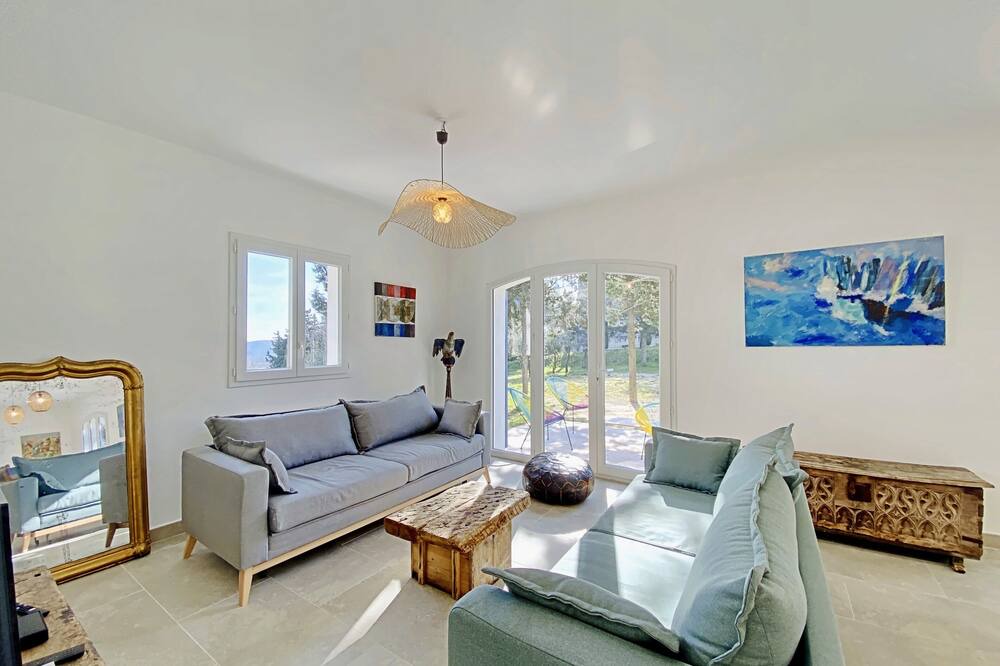 Photo of Livingroom in Pujaut