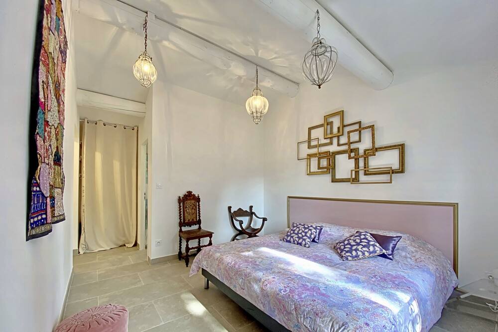 Photo of Bedroom in Pujaut
