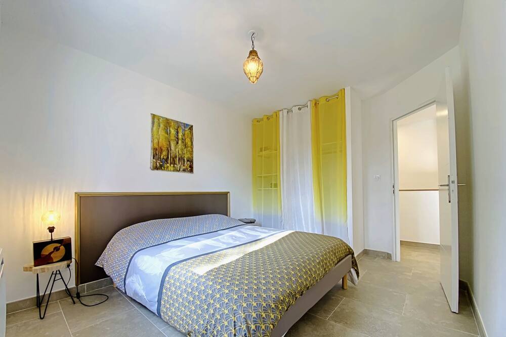 Photo of Bedroom in Pujaut