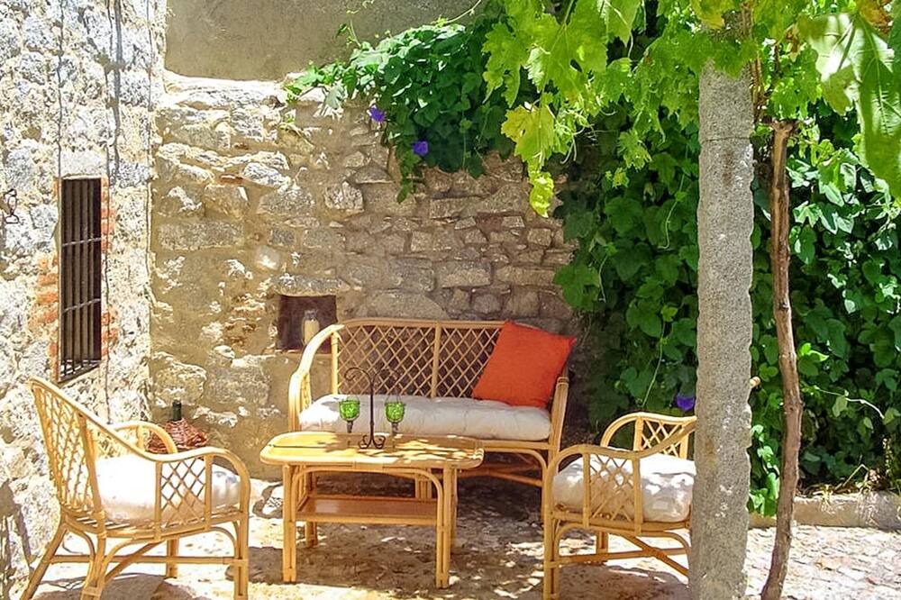 Photo of Others in Anora