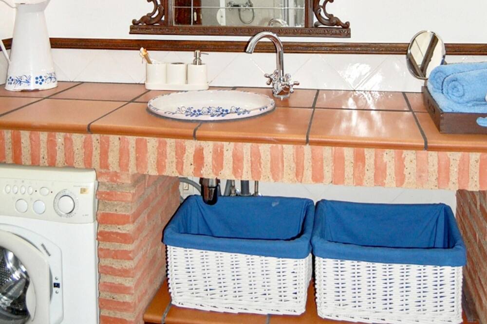 Photo of Bathroom in Anora