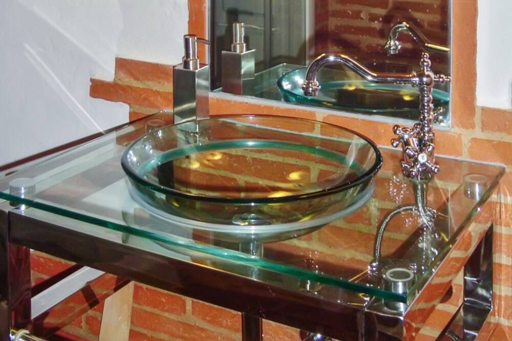 Photo of Bathroom in Anora