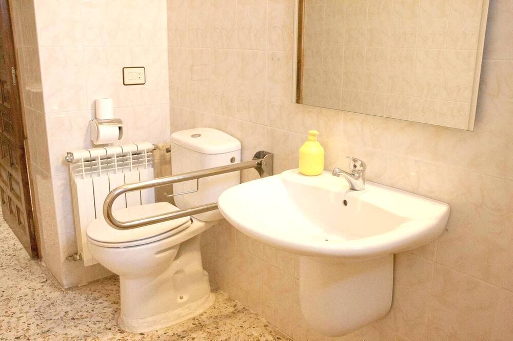Photo of Bathroom in Munebrega