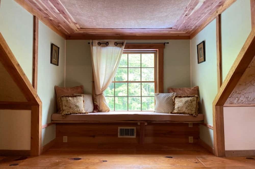 Photo of Livingroom in Mount Pleasant