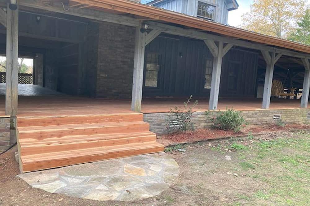 Photo of Outdoor in Mount Pleasant