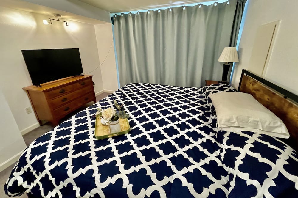 Photo of Bedroom in Haller Lake