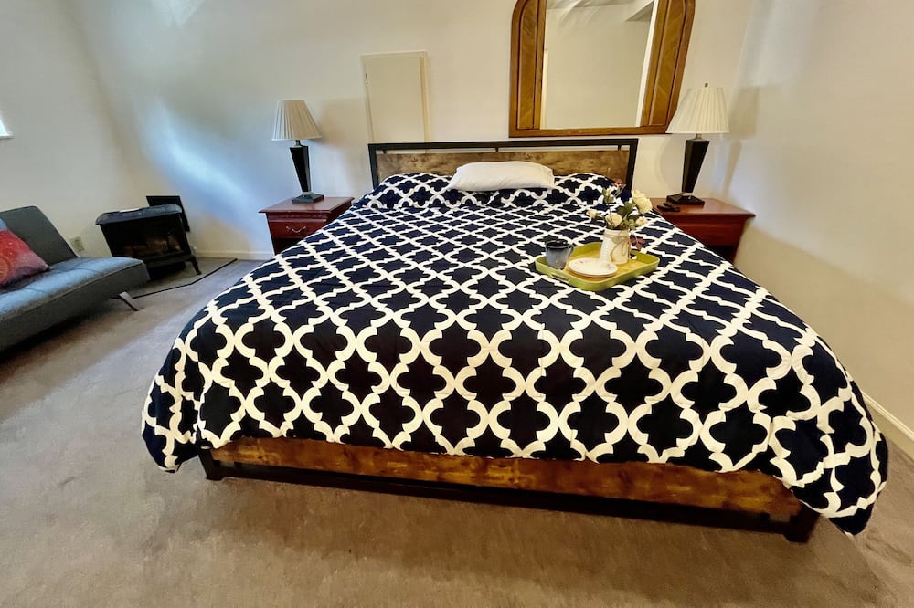 Photo of Bedroom in Haller Lake