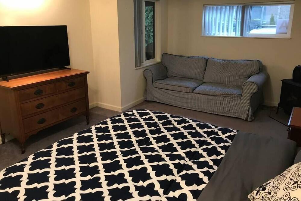 Photo of Bedroom in Haller Lake