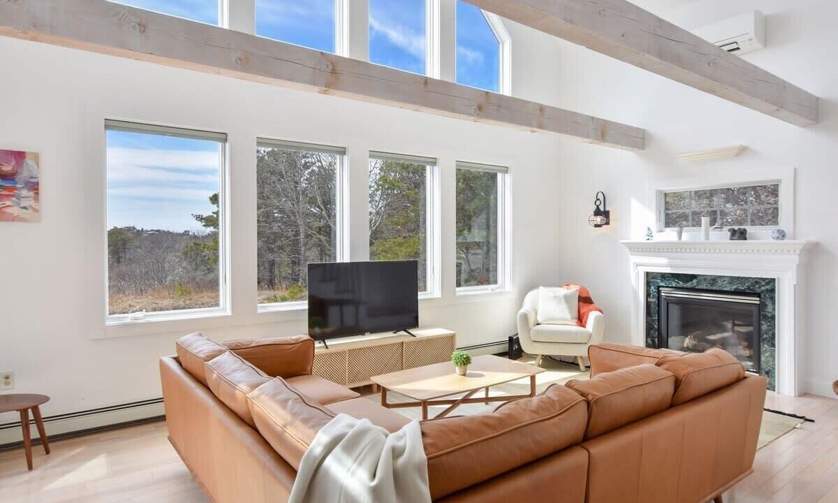 Photo of Livingroom in Truro