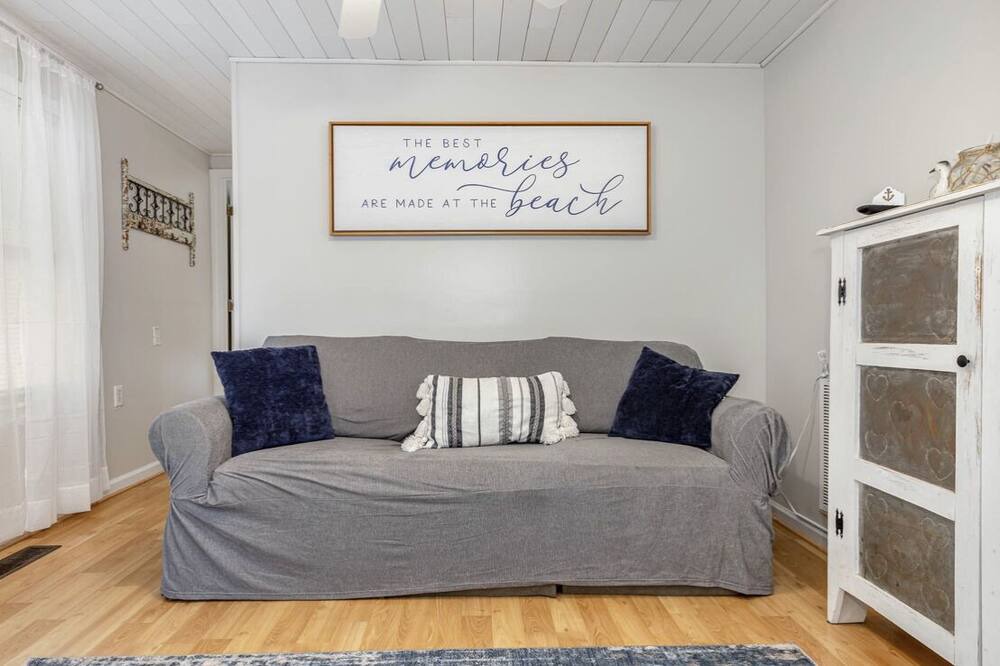Photo of Livingroom in Surfside Beach