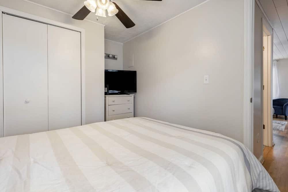 Photo of Bedroom in Surfside Beach