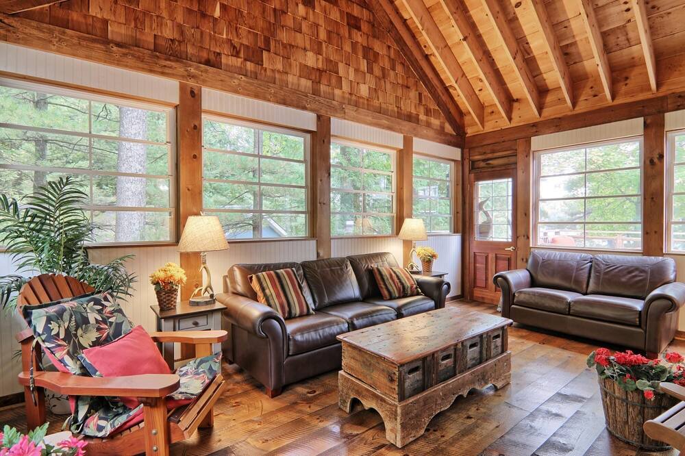 Photo of Bedroom in Rosseau