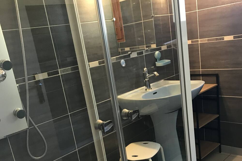 Photo of Bathroom in Sallertaine