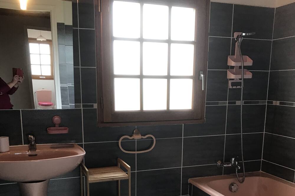 Photo of Bathroom in Sallertaine