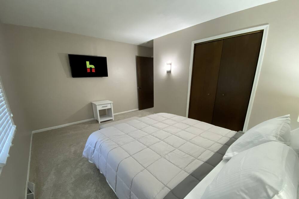 Photo of Bedroom in Kentwood
