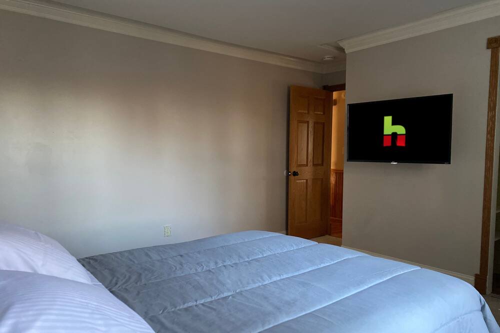 Photo of Bedroom in Kentwood