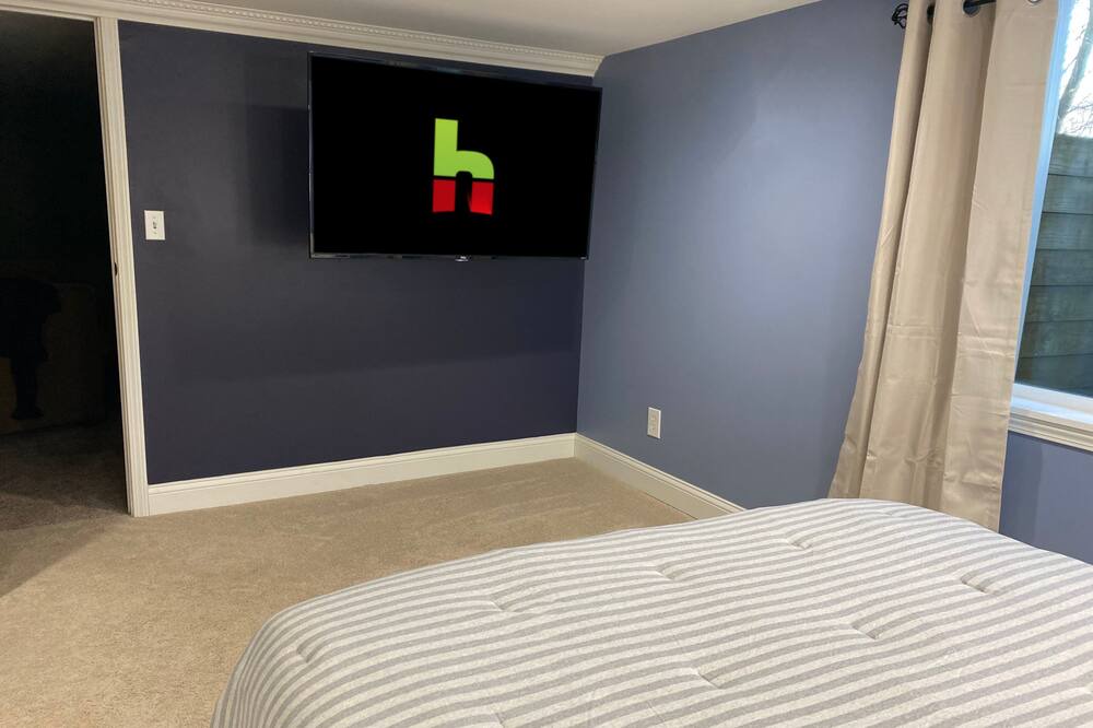 Photo of Bedroom in Kentwood