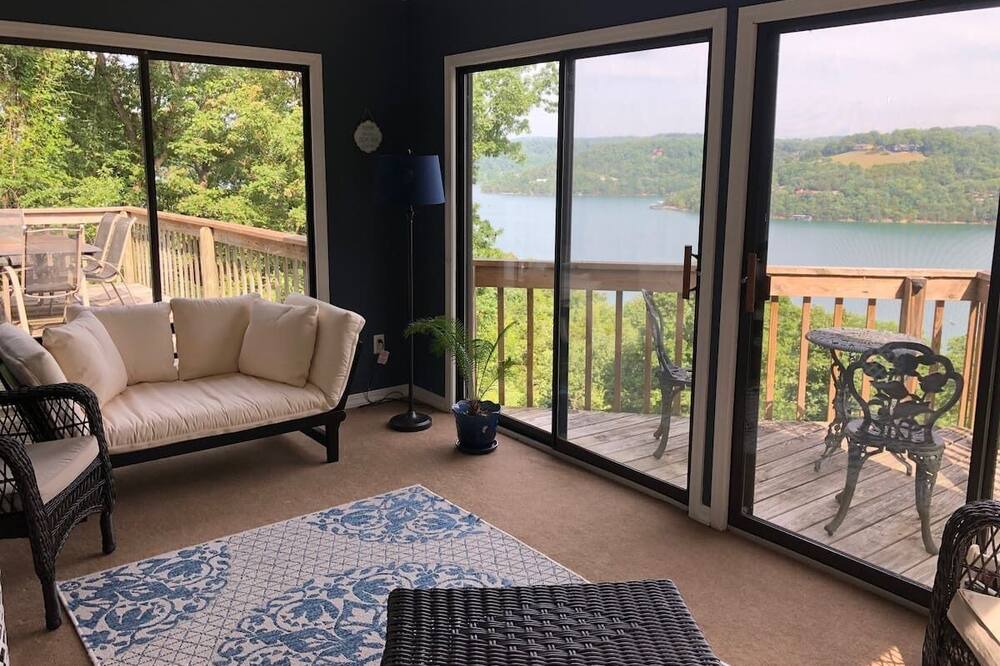 Photo of Livingroom in Eureka Springs