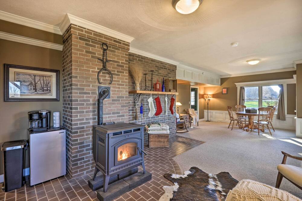 Photo of Livingroom in Tully