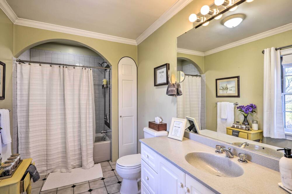 Photo of Bathroom in Tully