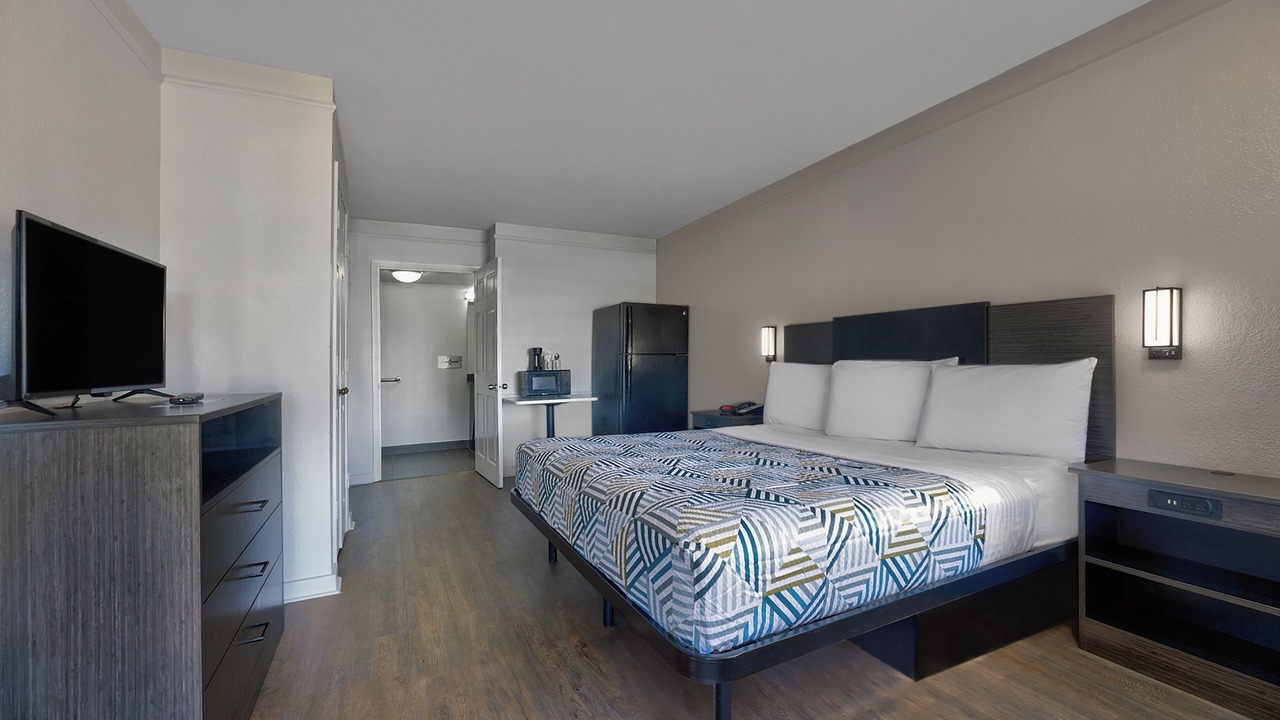 Photo of Bedroom in Effingham