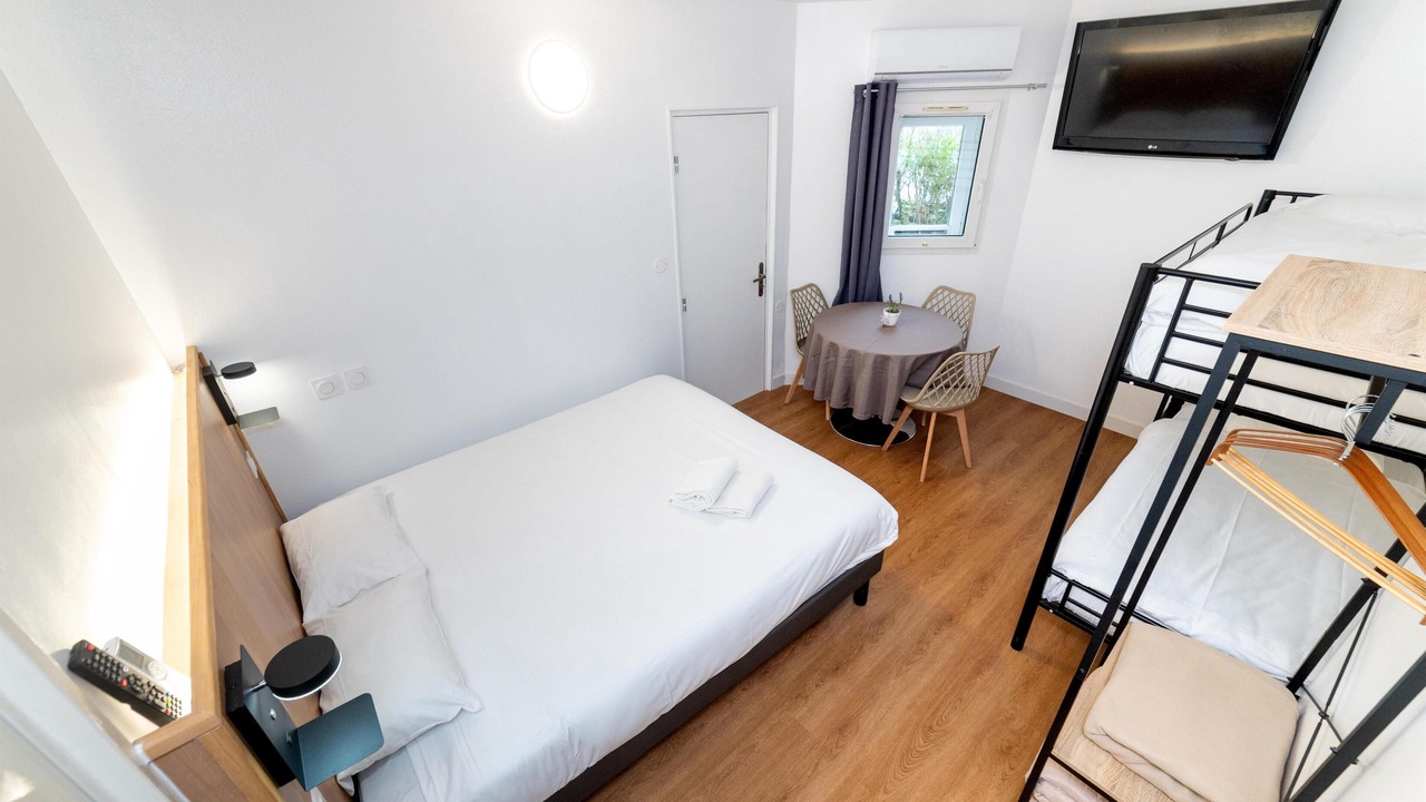 Photo of Bedroom in Chaintre
