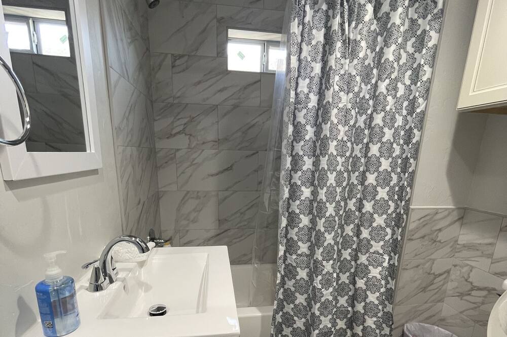 Photo of Bathroom in Central Oklahoma City