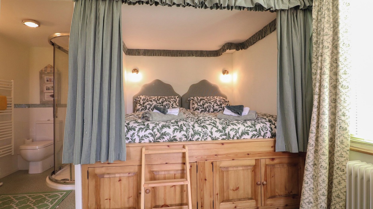 Photo of Others in Holymoorside