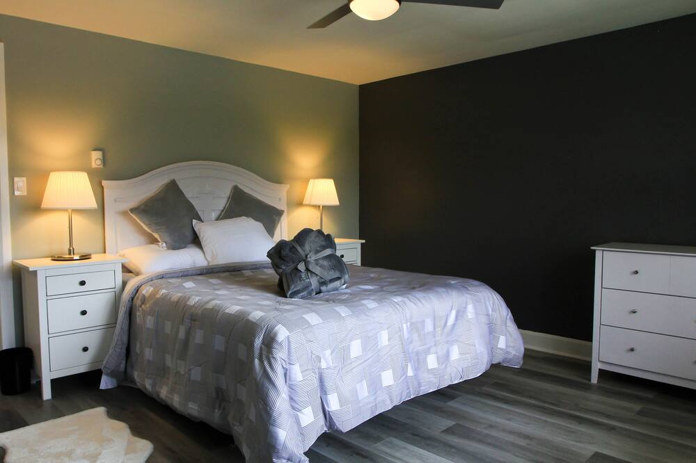 Photo of Bedroom in Strathroy