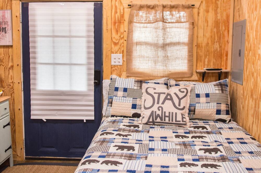 Photo of Bedroom in Peach County