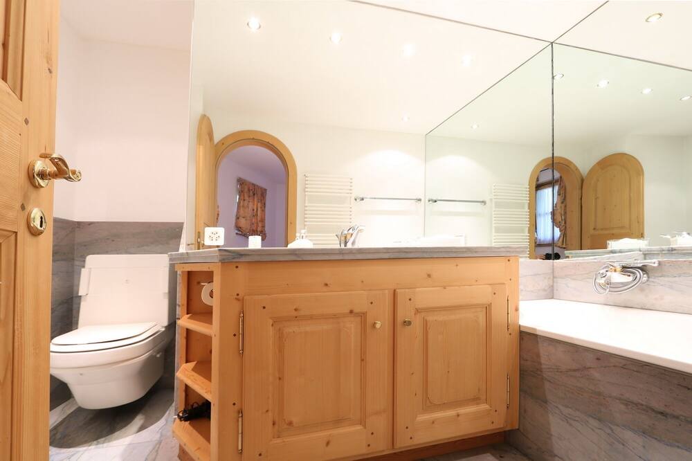 Photo of Bathroom in Champfer